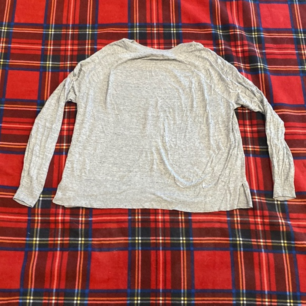 Grey‎ sweater
